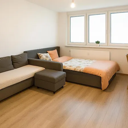 Cozy In Shared By Hbf Проживание в семье *